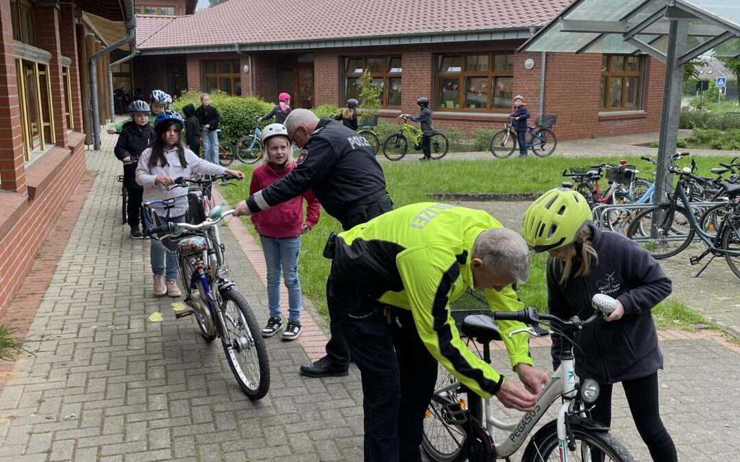 Fahrradkontrolle durch die Polizei